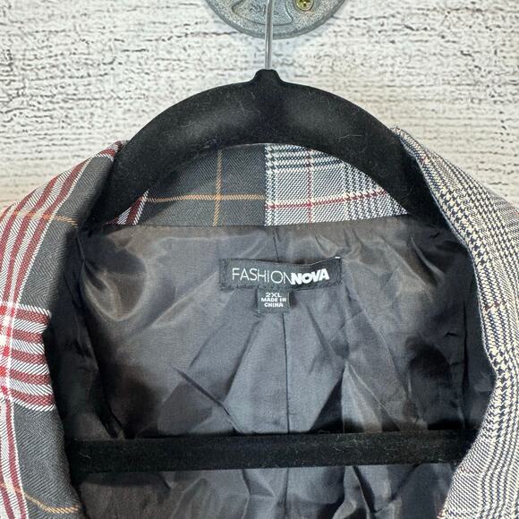 Women's Plaid and Gray Blazer - Picture 8 of 8